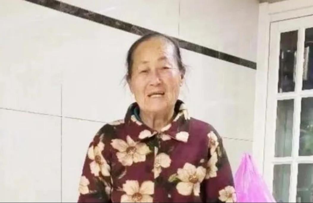 DƬ